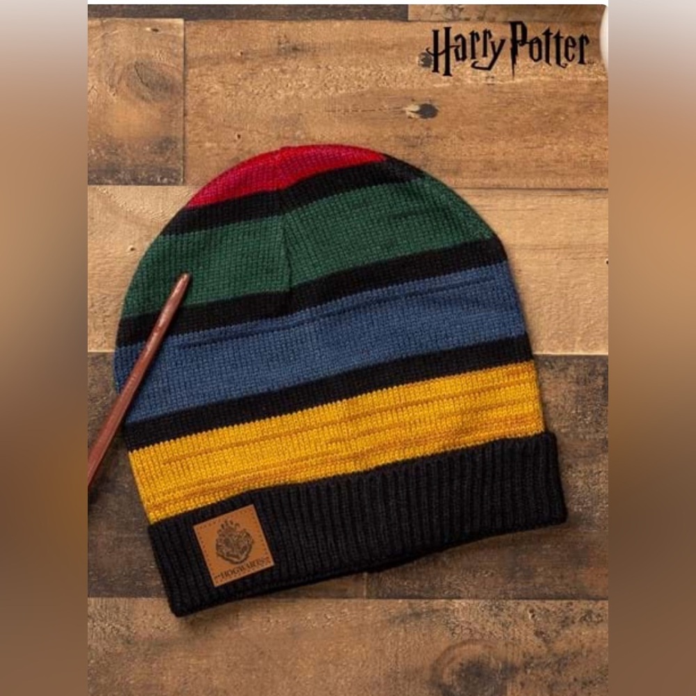 NWT Elope Harry Potter Hogwarts stripped knit beanie